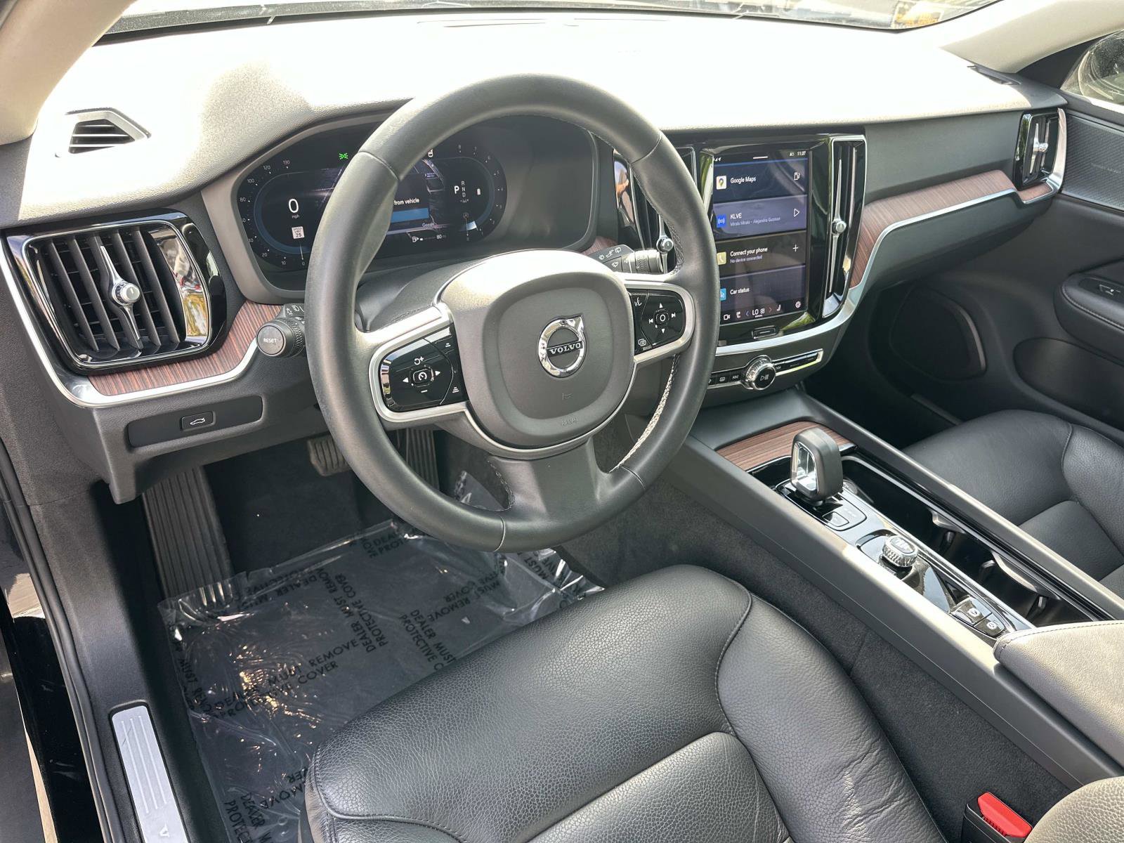 Certified 2023 Volvo V60 B5 Cross Country Plus w/ Climate Package image 9