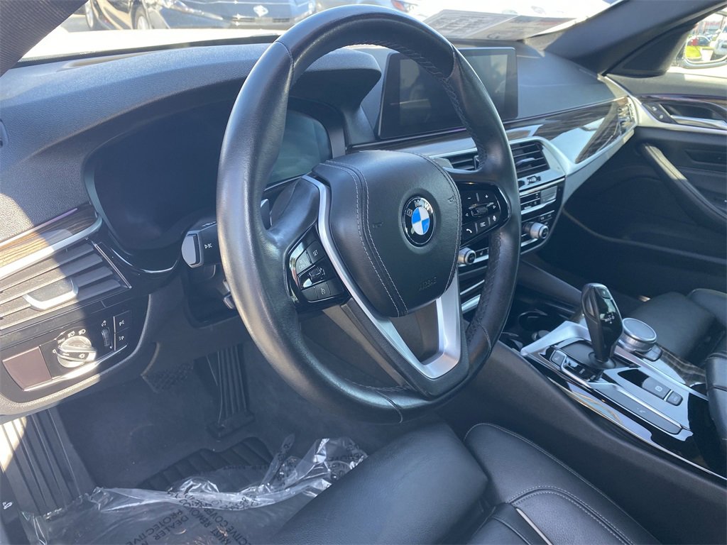 Used 2020 BMW 530i xDrive w/ Premium Package image 19
