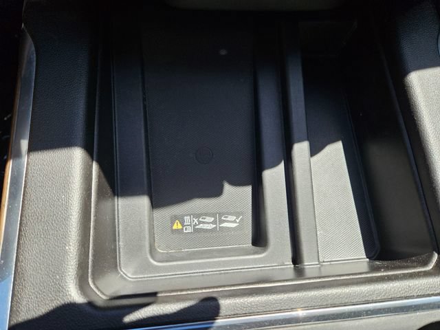 Used 2019 Chevrolet Silverado 1500 High Country w/ Technology Package AWD/4WD image 34