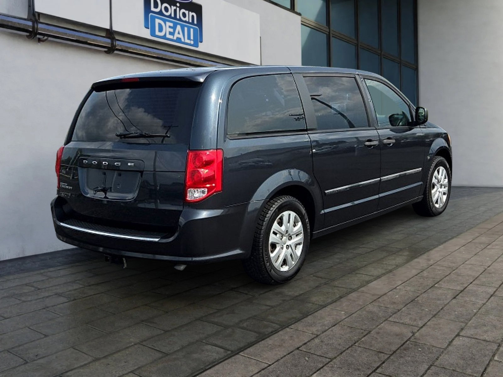Used 2014 Dodge Grand Caravan American Value Package FWD image 3