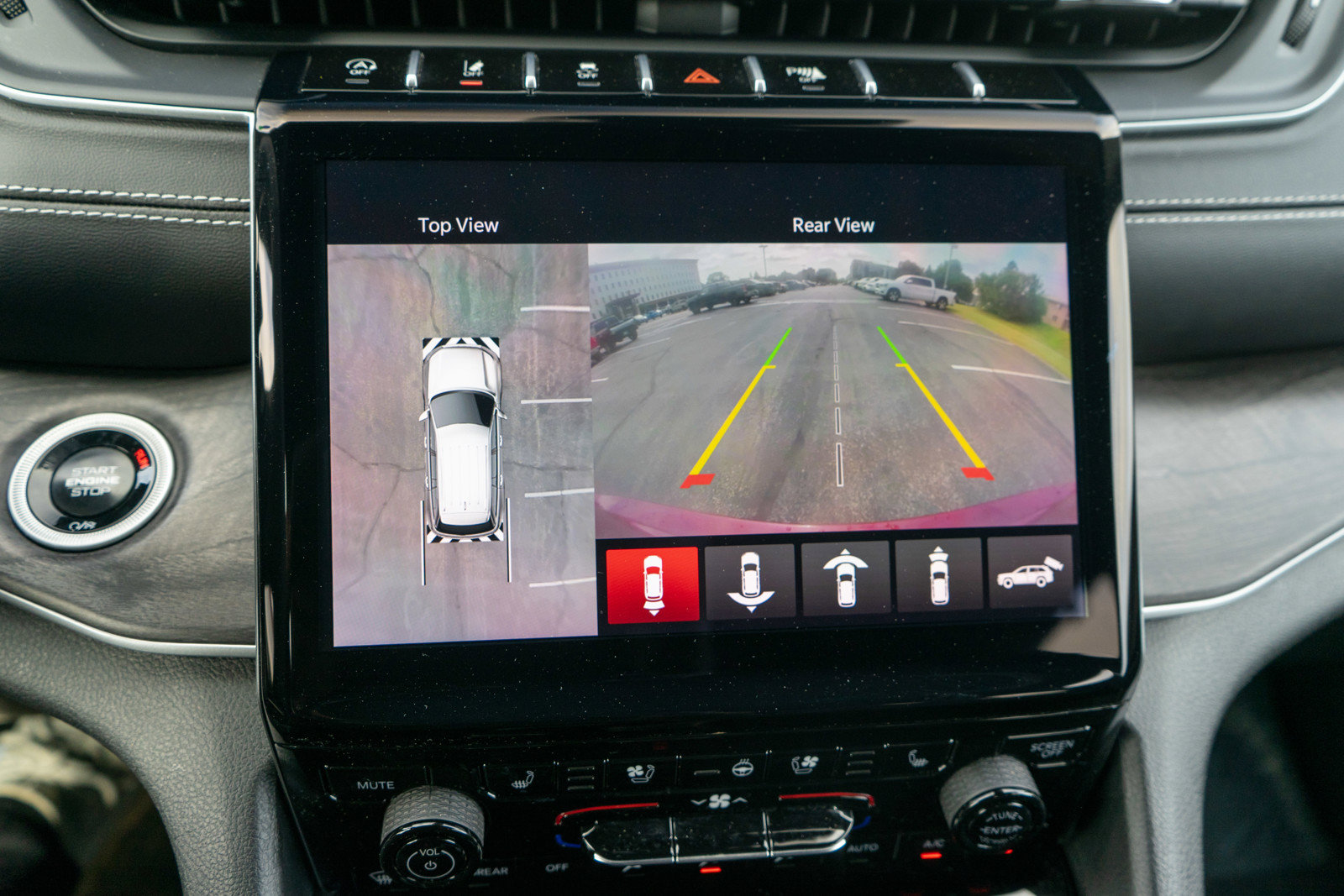 Used 2024 Jeep Grand Cherokee Limited w/ Luxury Tech Group II AWD/4WD image 20