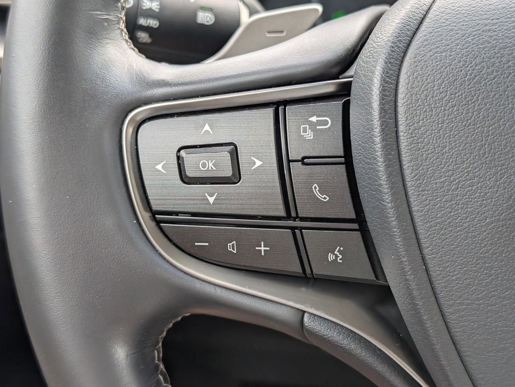 Used 2021 Lexus ES 300h w/ Premium Package FWD image 18