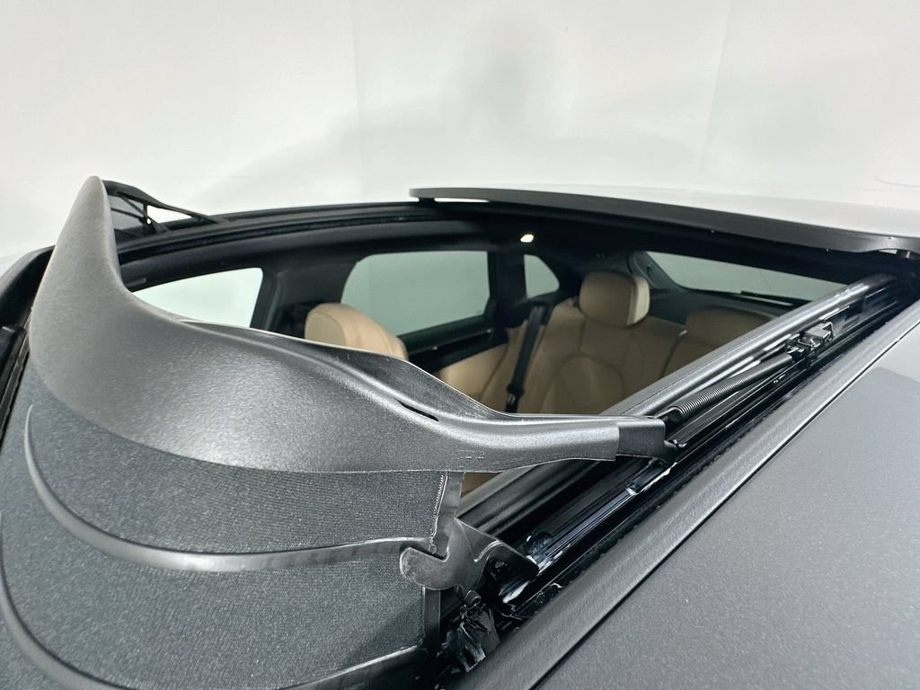 New 2026 Porsche Macan AWD/4WD image 14