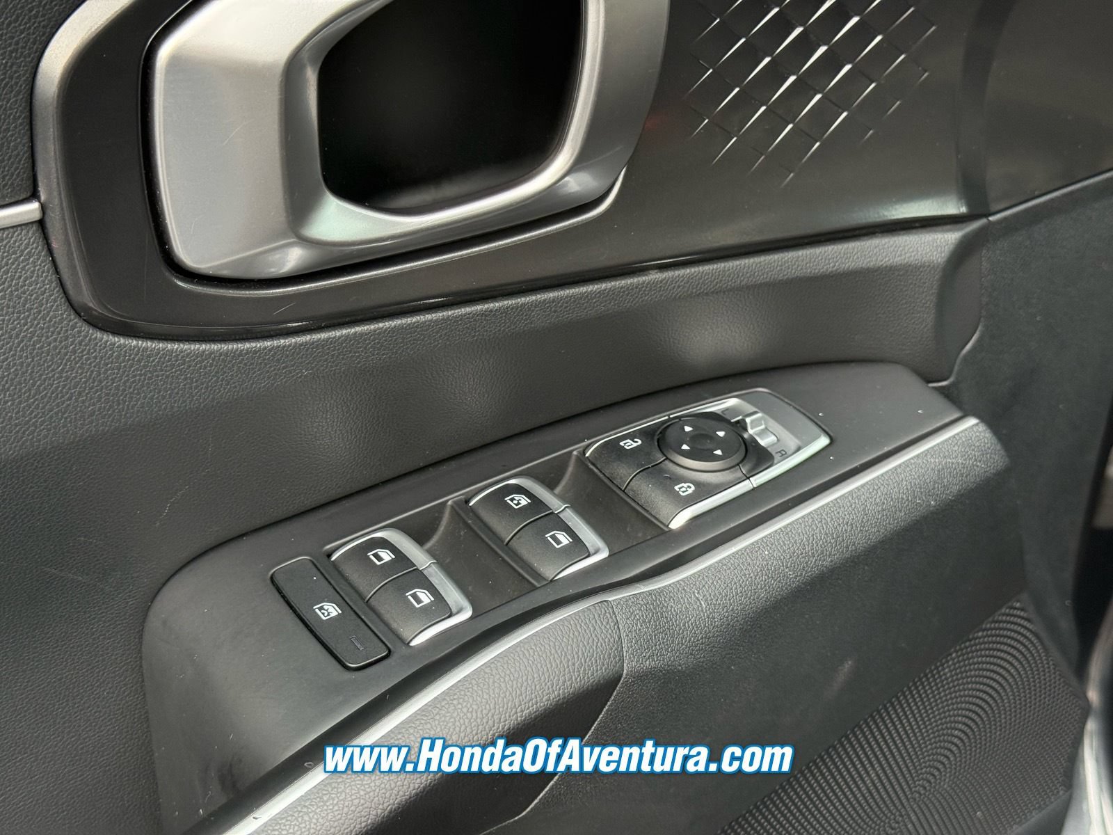 Used 2022 Kia Sorento LX AWD/4WD image 15