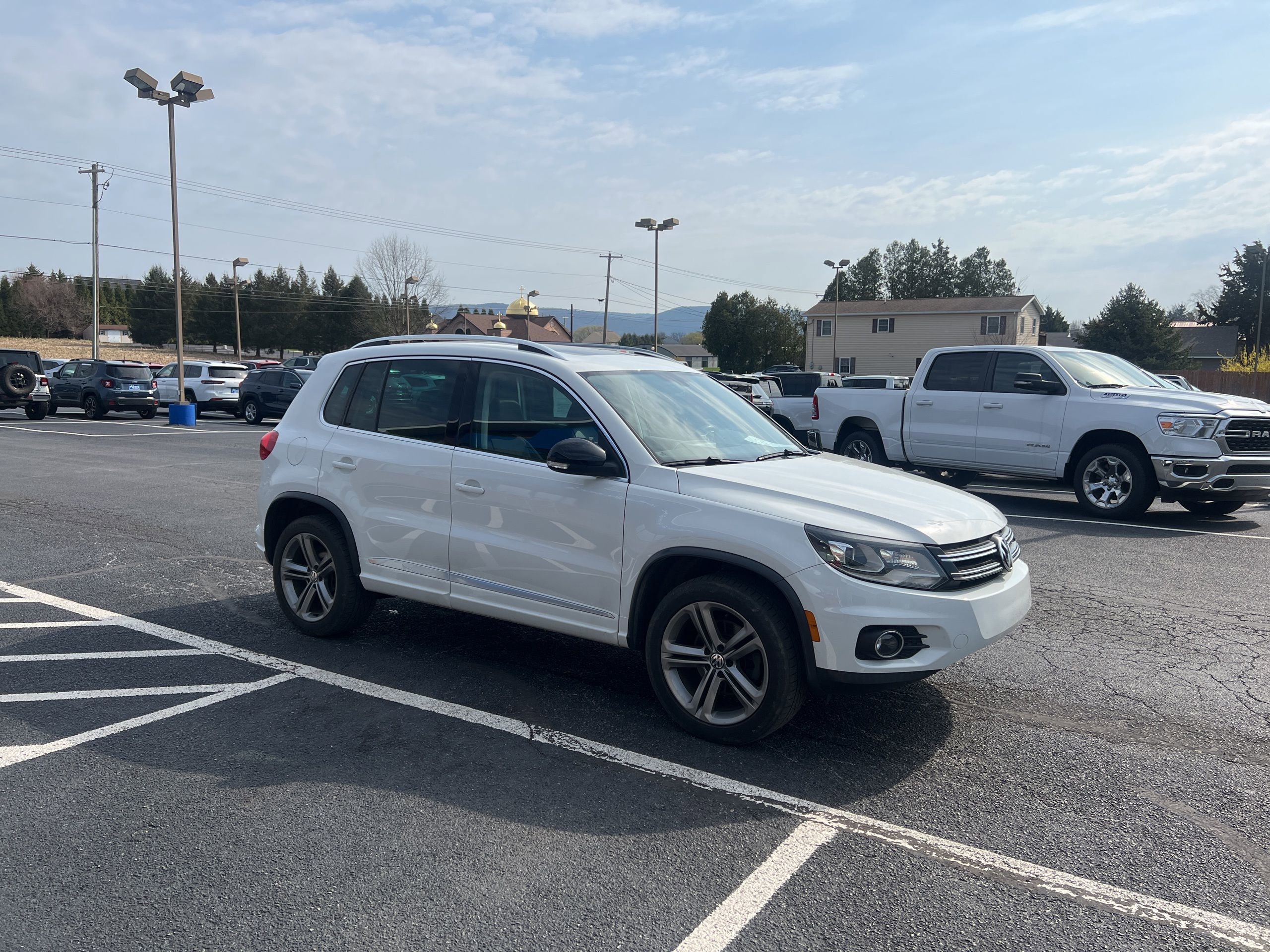 Used 2017 Volkswagen Tiguan Sport image 8