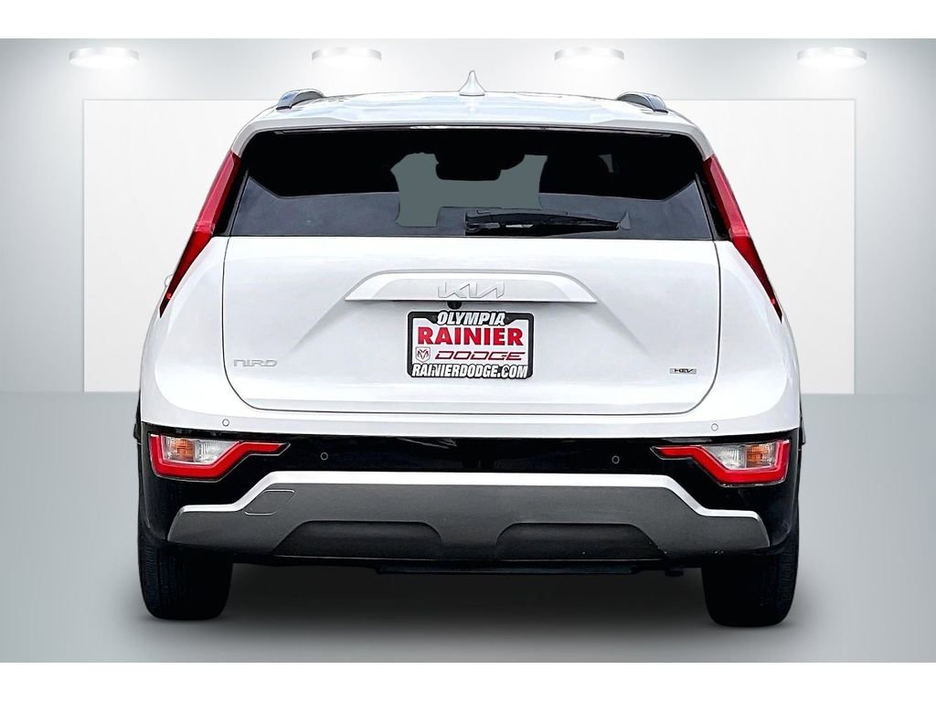 Used 2023 Kia Niro SX image 4