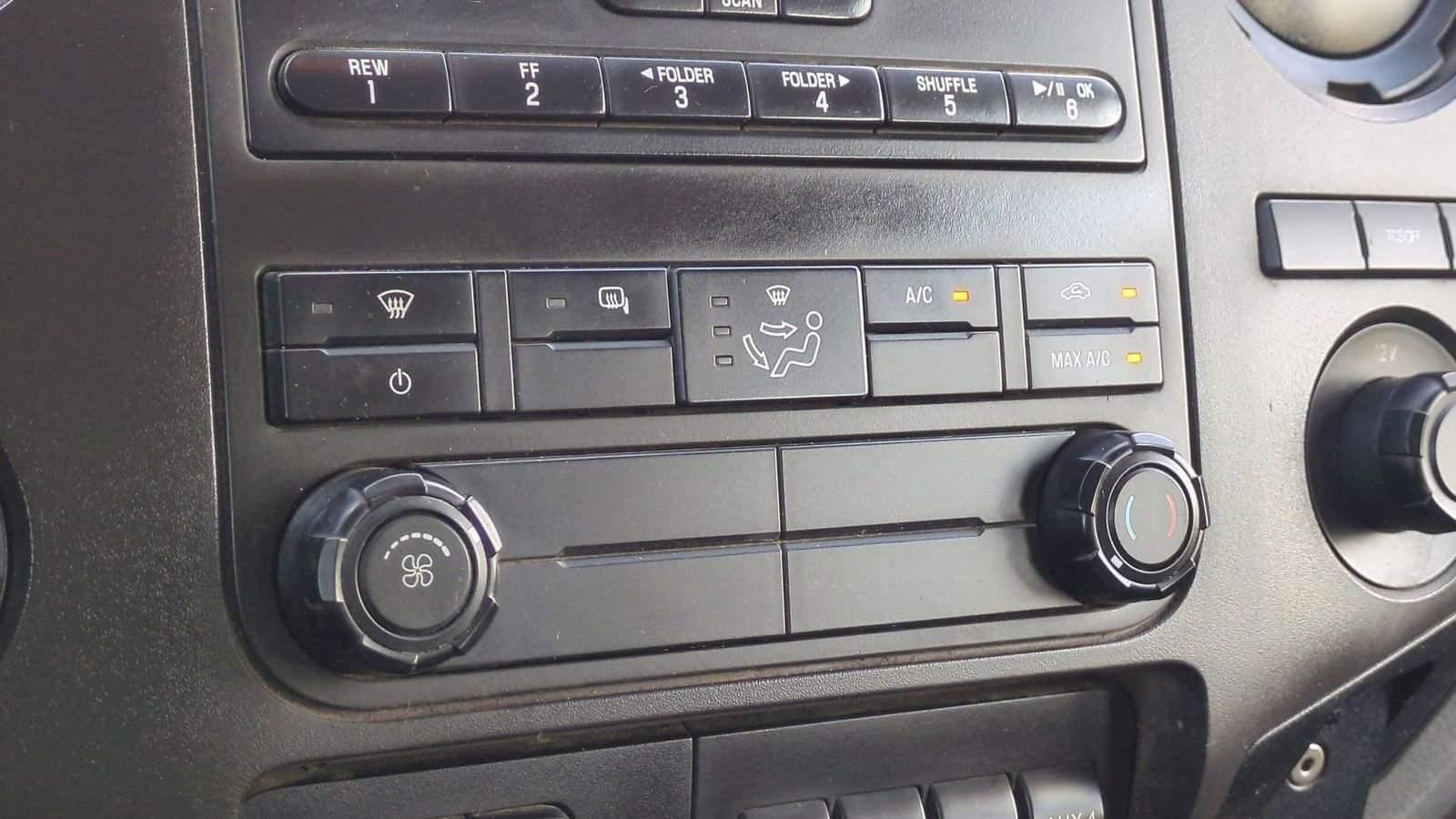 Used 2016 Ford F550 2WD Crew Cab Super Duty image 41