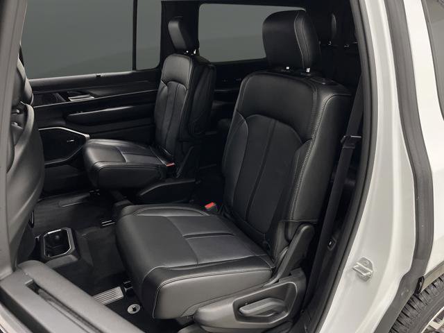 Used 2024 Jeep Wagoneer Series III w/ Convenience Group I image 31