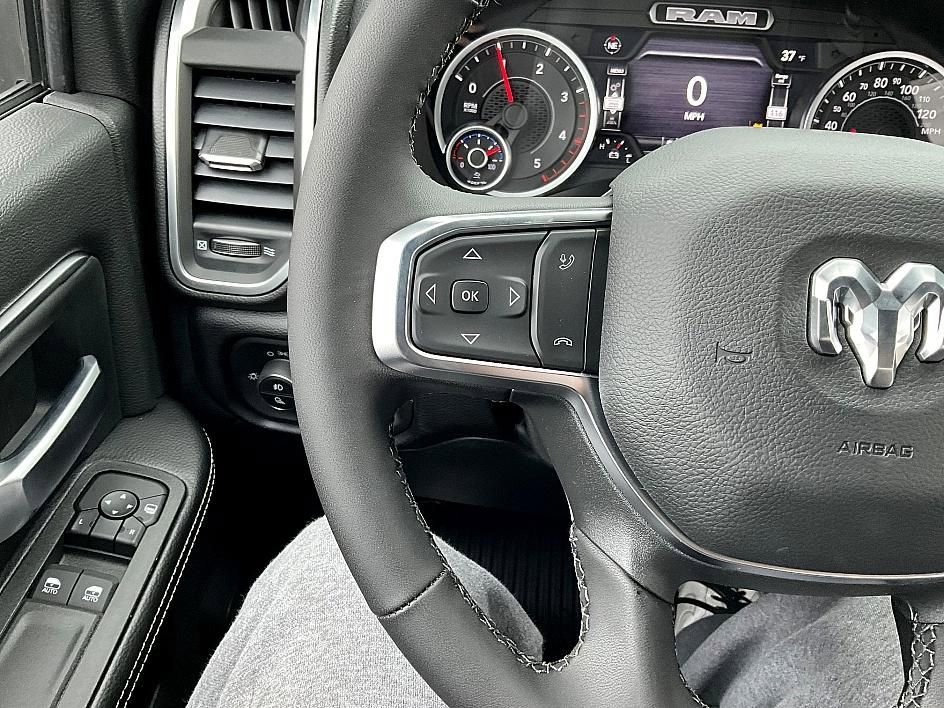 New 2026 RAM 5500 4x4 Regular Cab image 19