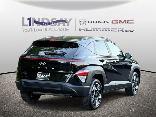 Used 2024 Hyundai Kona SEL AWD/4WD image 2