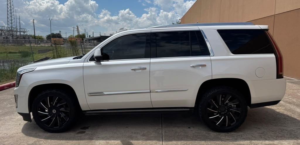 Used 2016 Cadillac Escalade Premium AWD/4WD image 8