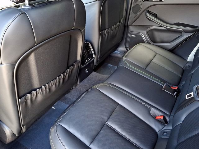 New 2026 Porsche Macan GTS image 13