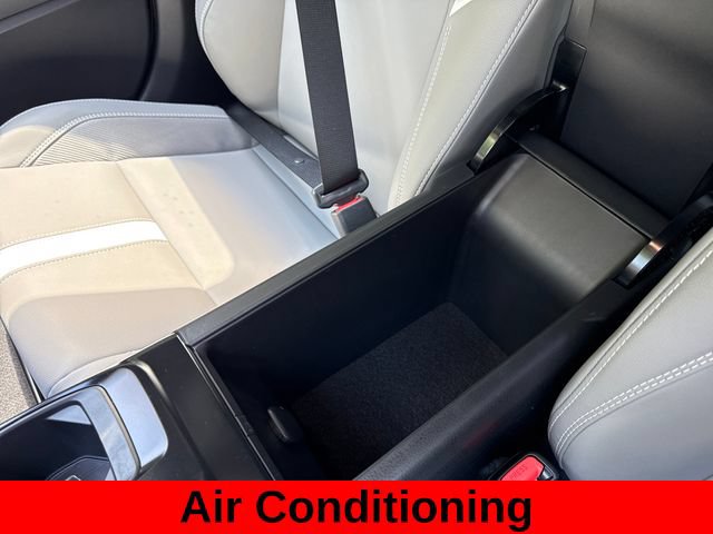 Used 2026 Toyota Camry SE FWD image 18