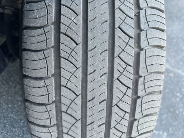 Used 2016 Ford Explorer XLT w/ Equipment Group 201A FWD image 11