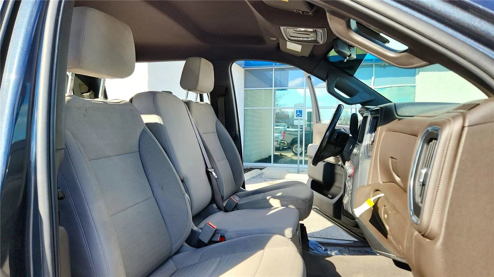 Used 2021 Chevrolet Silverado 1500 LT image 33