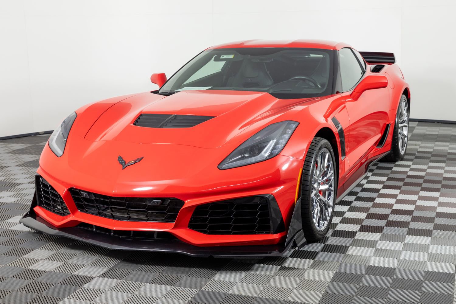Used 2019 Chevrolet Corvette Z06 image 2
