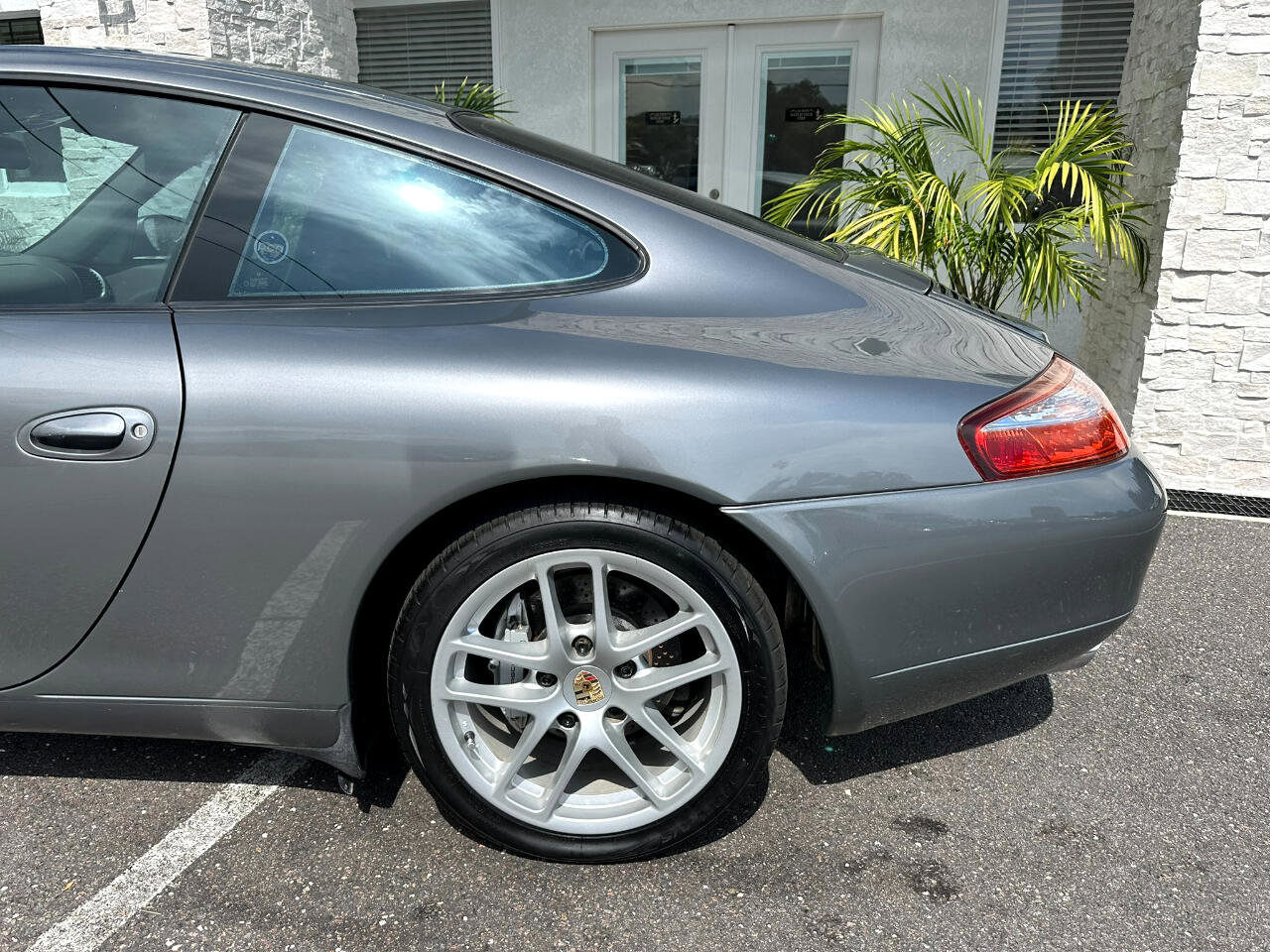 Used 2001 Porsche 911 Carrera image 10