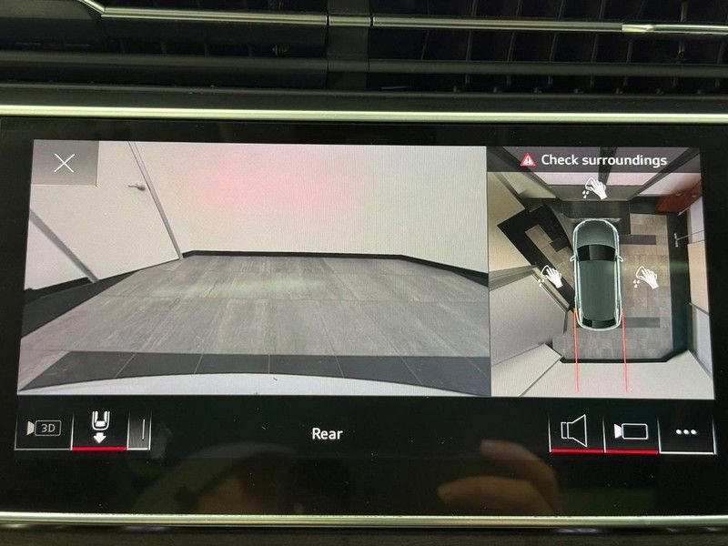 Used 2021 Audi Q8 Prestige image 18