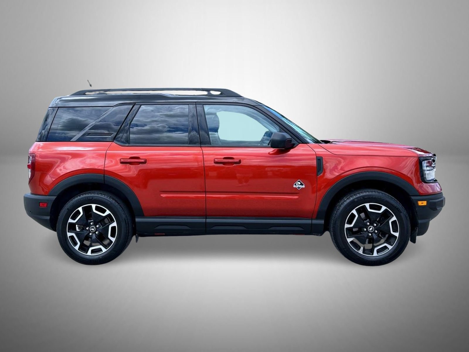 Used 2022 Ford Bronco Sport Outer Banks w/ Tech Package AWD/4WD image 4
