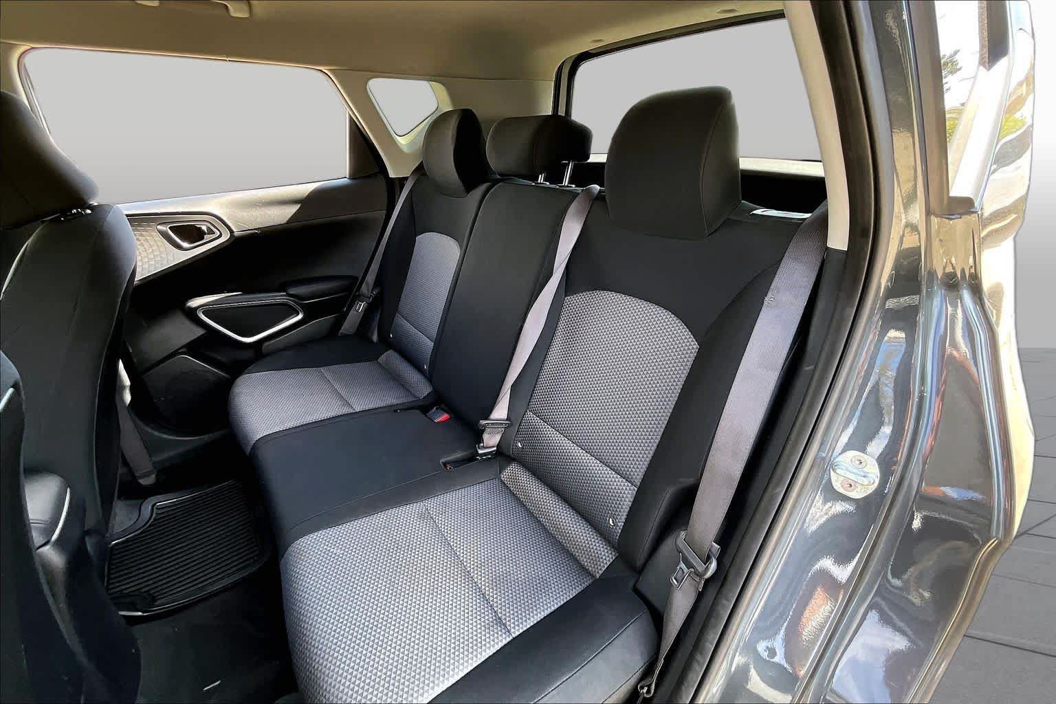 Used 2023 Kia Soul LX FWD image 20