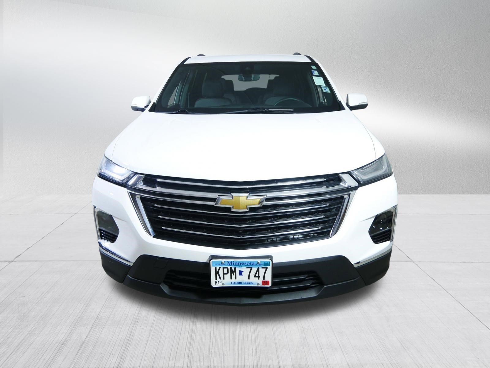 Used 2023 Chevrolet Traverse LT w/ Rear Camera Mirror Package AWD/4WD image 2