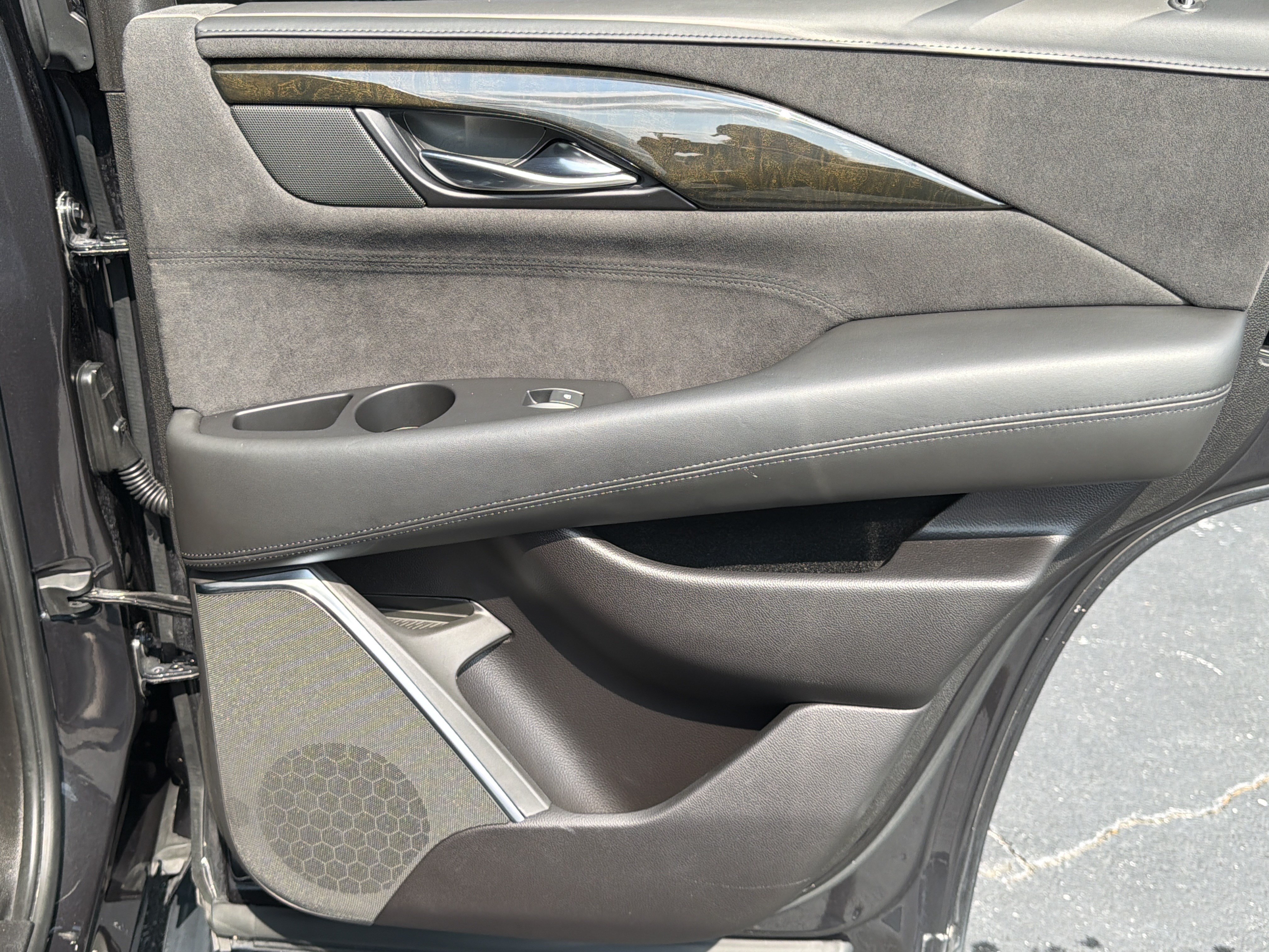 Used 2019 Cadillac Escalade Platinum AWD/4WD image 19