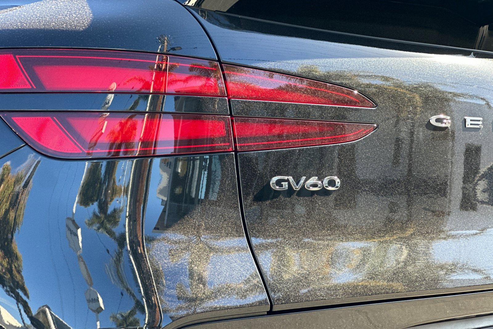 Used 2025 Genesis GV60 RWD image 29