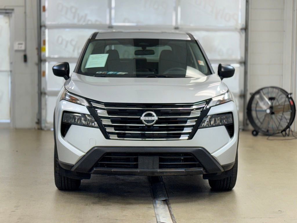 Certified 2025 Nissan Rogue S AWD/4WD image 2