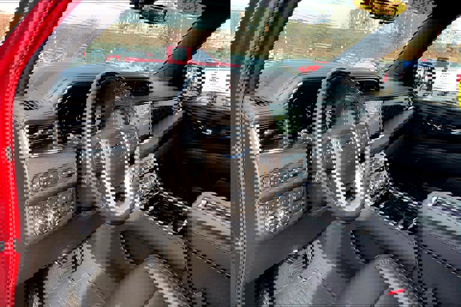 Used 2024 GMC Yukon XL Denali w/ Advanced Technology Package image 16