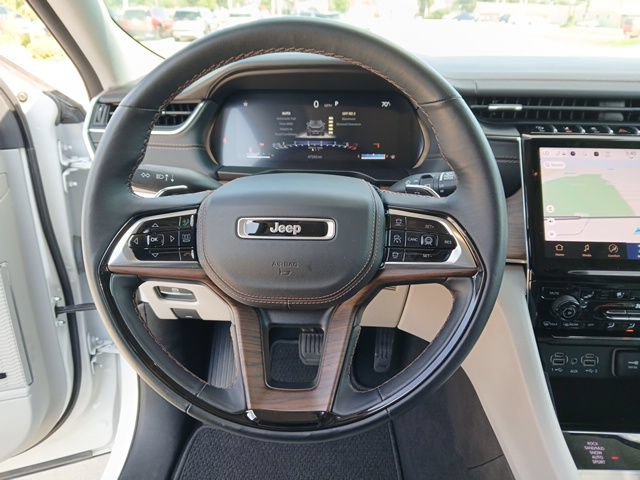 Used 2022 Jeep Grand Cherokee Summit AWD/4WD image 18