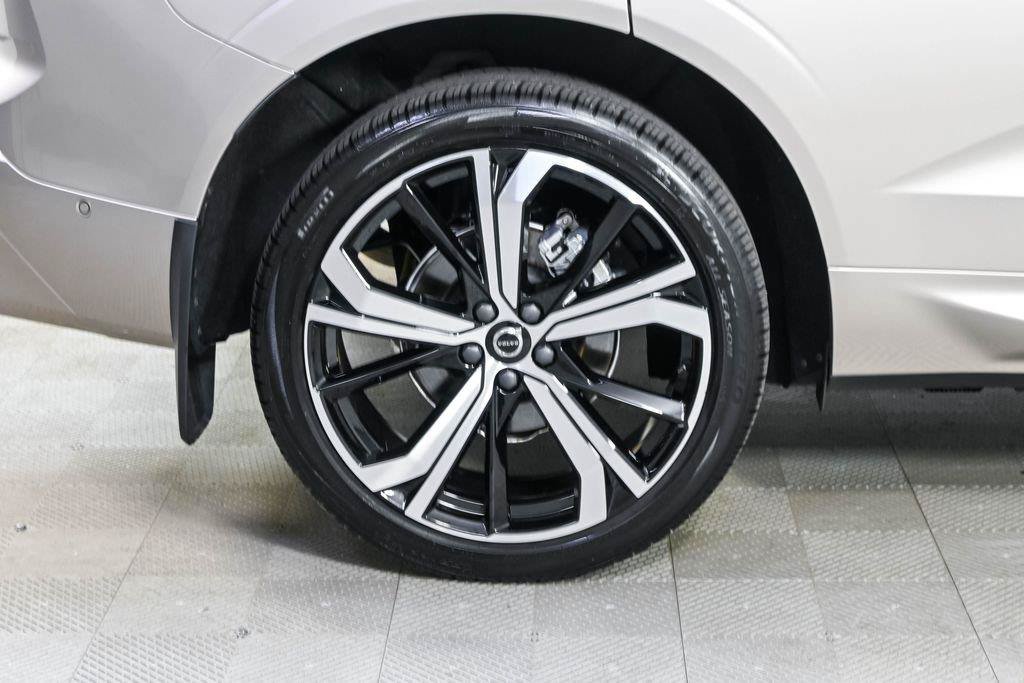 Certified 2024 Volvo XC60 B5 Ultimate w/ Climate Package AWD/4WD image 39
