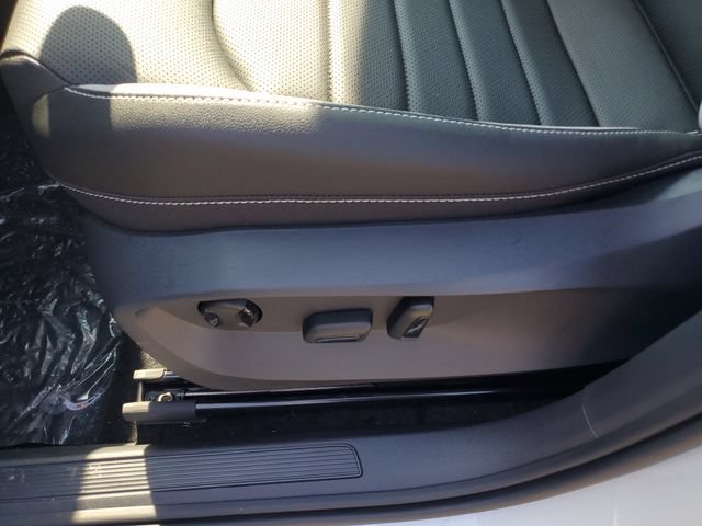 New 2026 Volkswagen Taos SEL AWD/4WD image 18