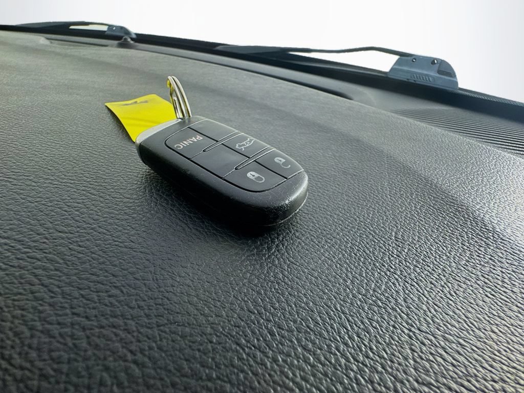 Used 2016 Dodge Challenger SXT RWD image 35