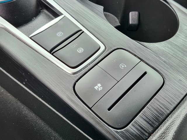 Certified 2023 Ford Escape Active AWD/4WD image 26