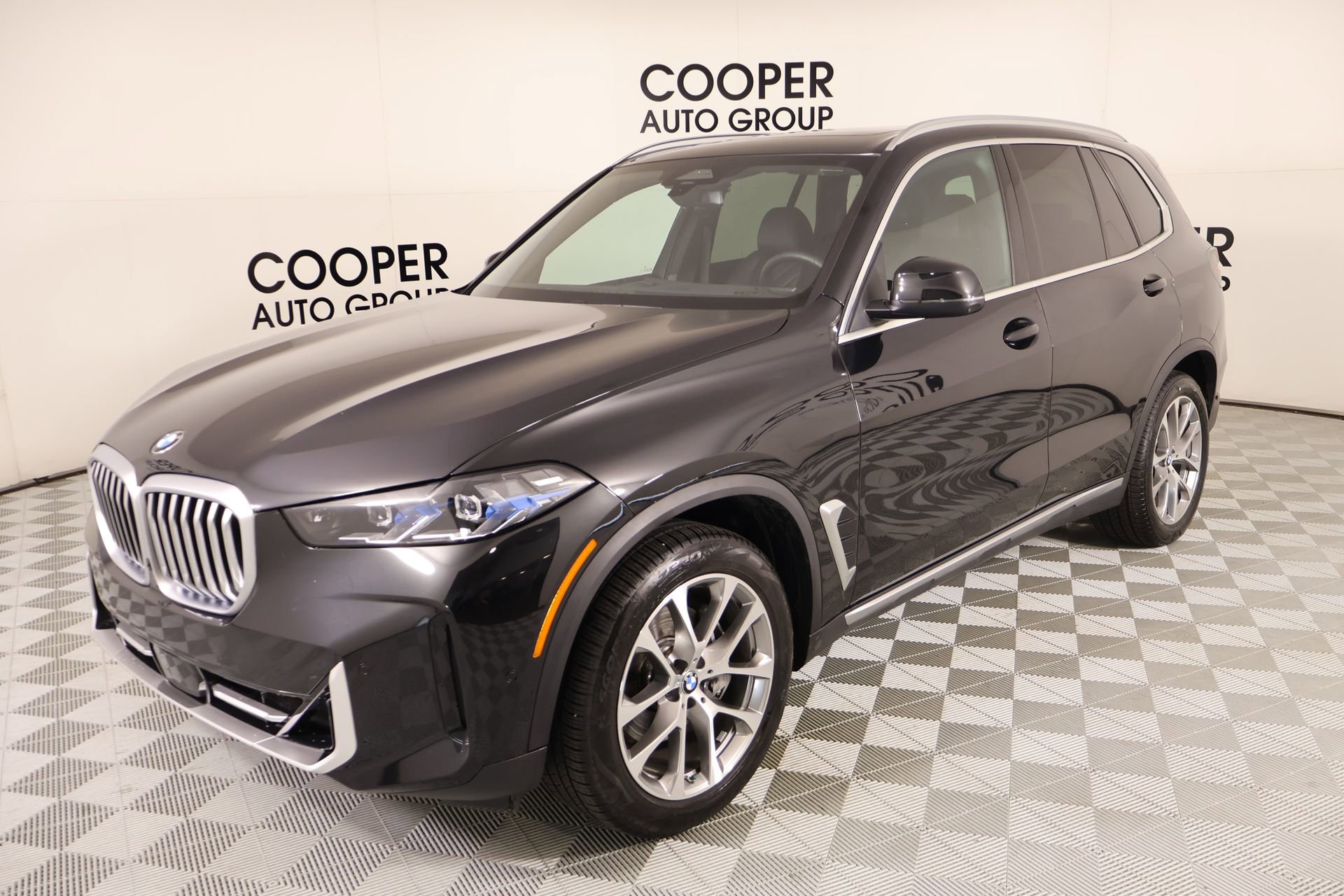 Used 2025 BMW X5 xDrive40i w/ Premium Package image 11