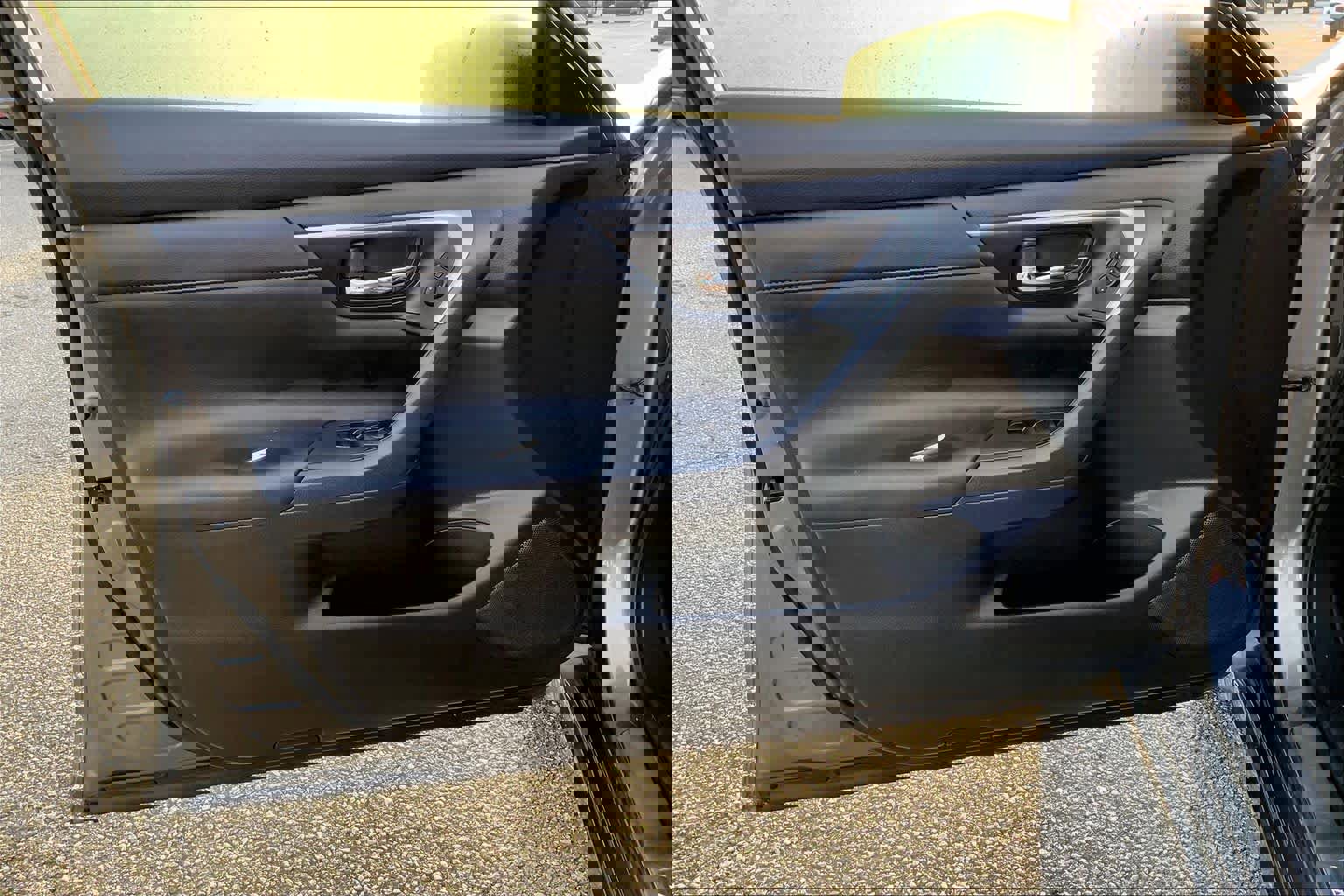 Used 2017 Nissan Altima 2.5 SR w/ Midnight Edition Package image 22