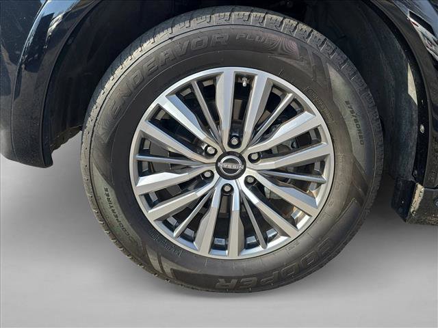 Used 2021 Nissan Armada SL w/ Captain's Chairs Package image 25