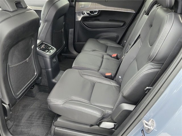 Used 2023 Volvo XC90 T8 Ultimate w/ Lounge Package image 12