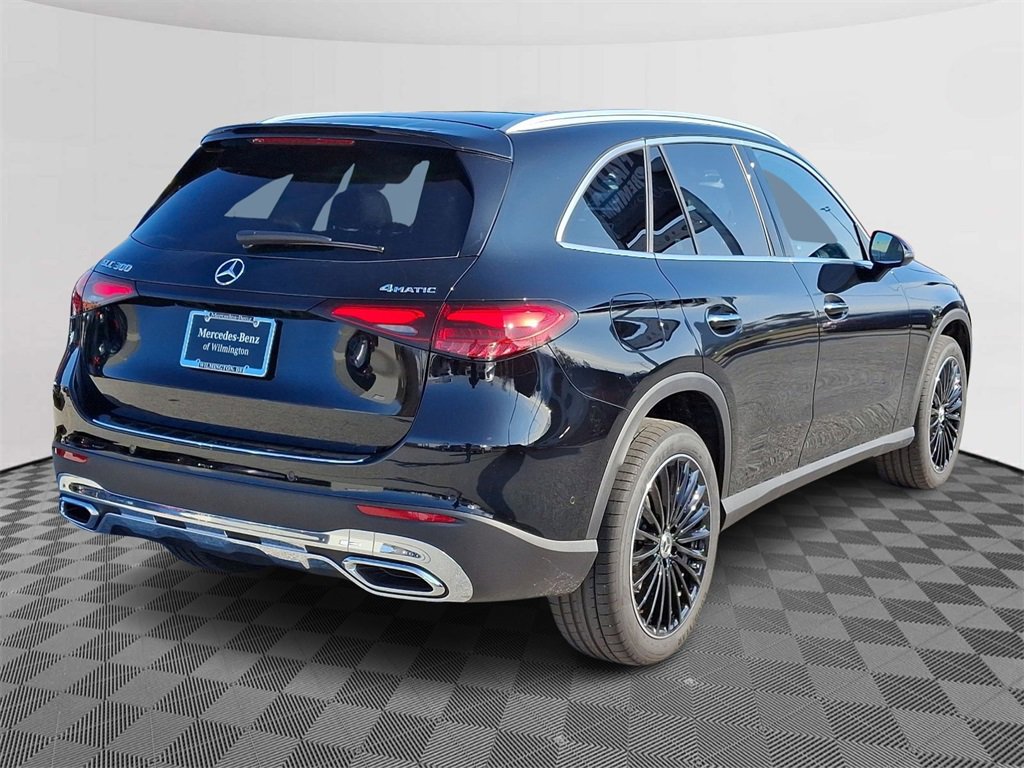 Used 2025 Mercedes-Benz GLC 300 4MATIC image 4