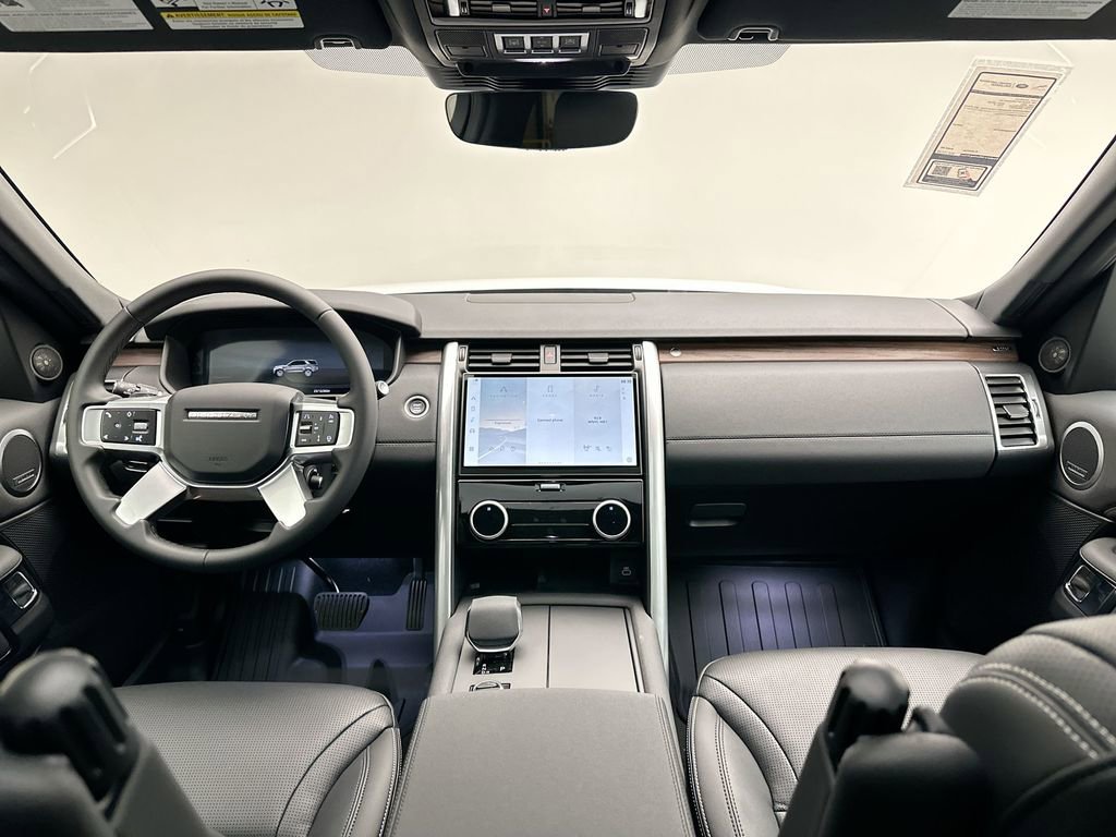 Used 2025 Land Rover Discovery S AWD/4WD image 5