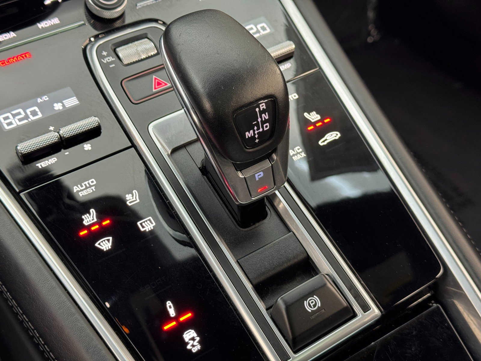 Used 2020 Porsche Panamera GTS w/ Premium Package Plus image 33