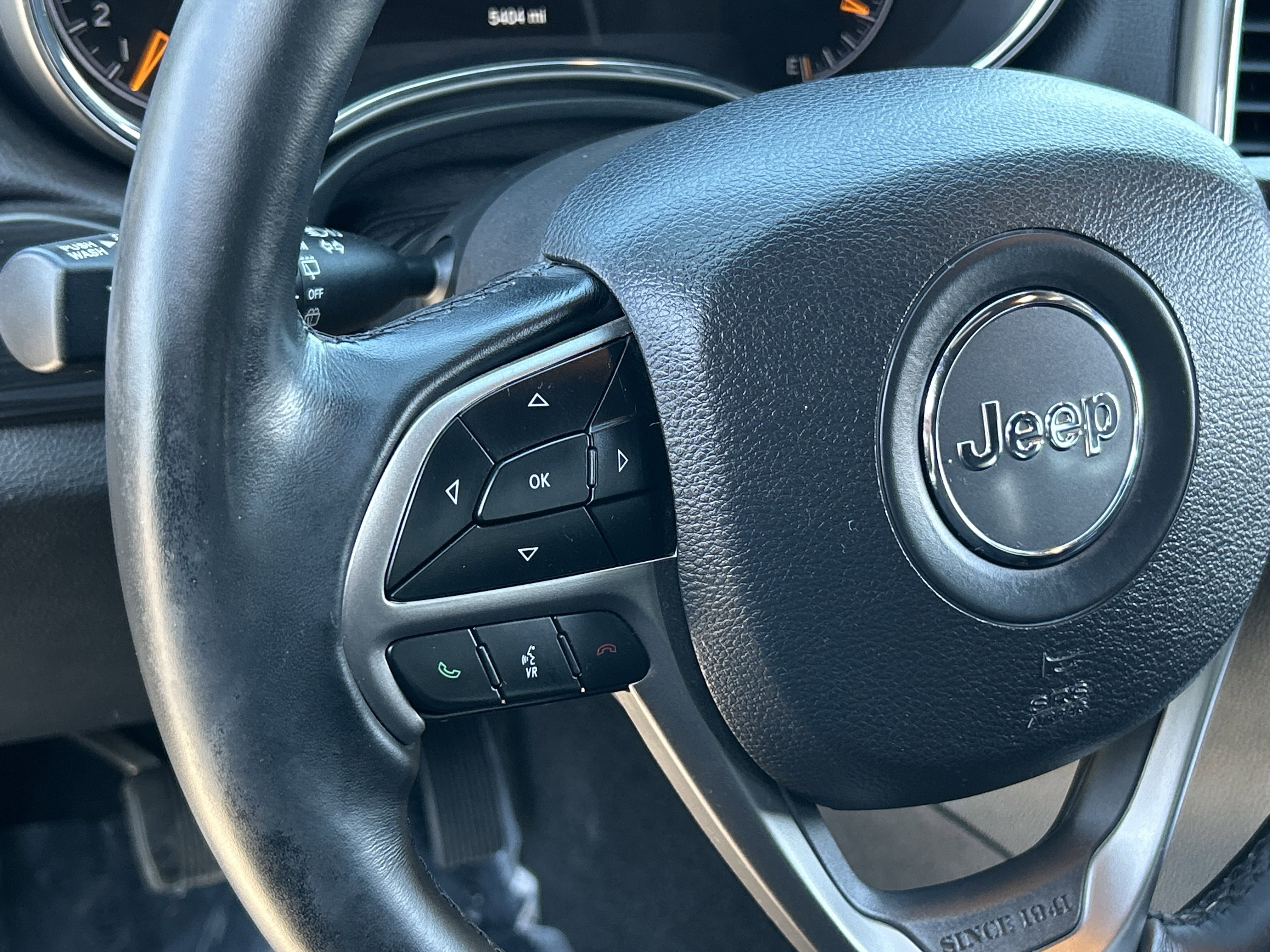 Certified 2021 Jeep Grand Cherokee Laredo image 23