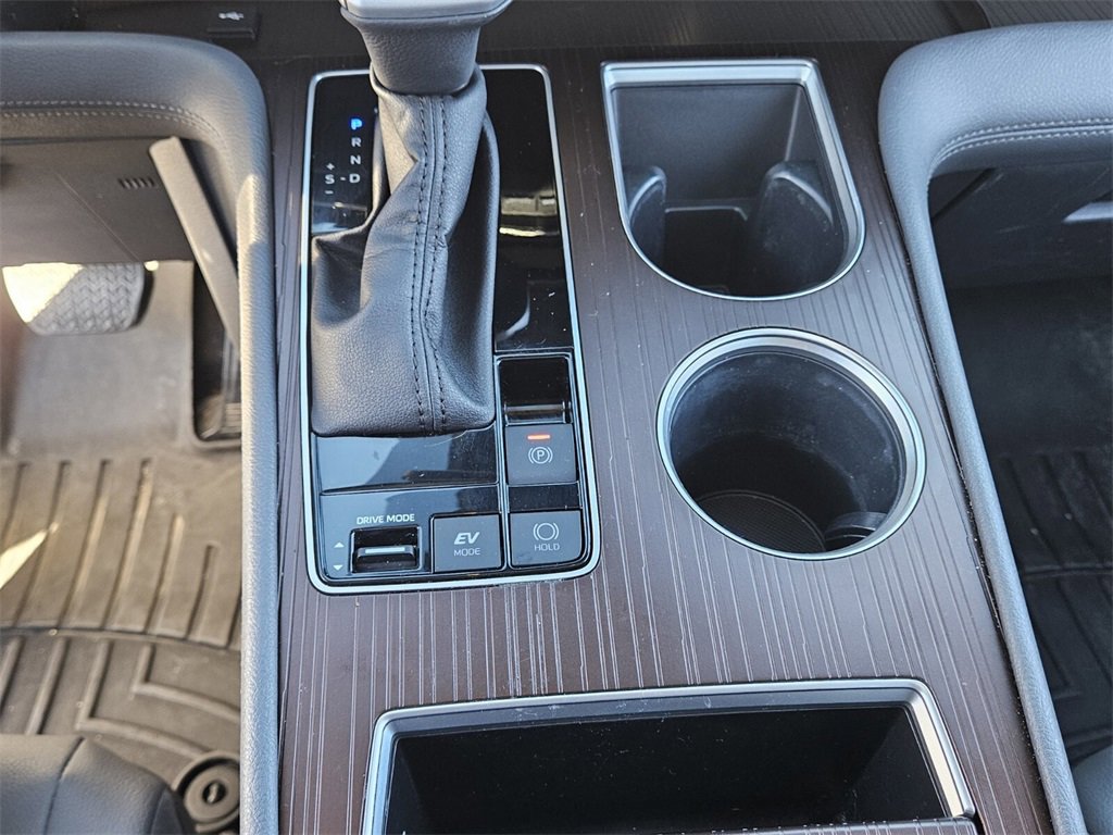 Used 2023 Toyota Sienna XLE image 19