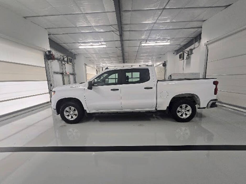 Used 2023 Chevrolet Silverado 1500 W/T w/ Trailering Package AWD/4WD image 6