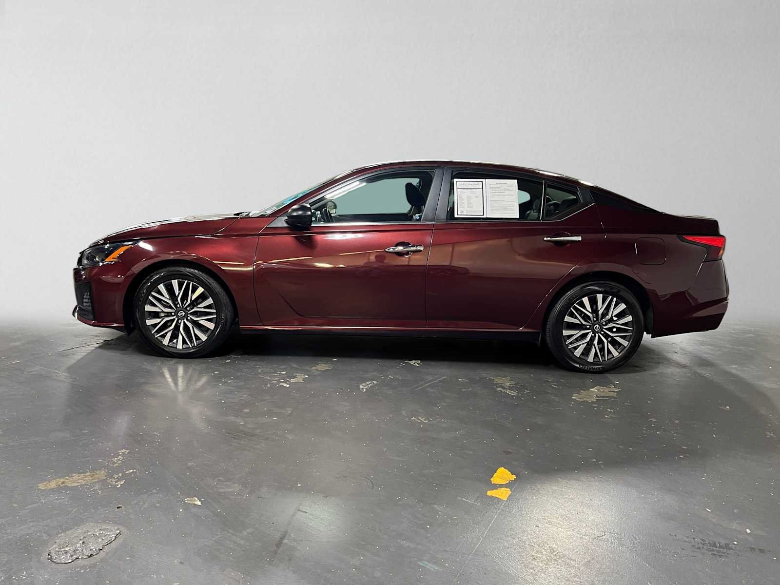 Used 2024 Nissan Altima 2.5 SV FWD image 6