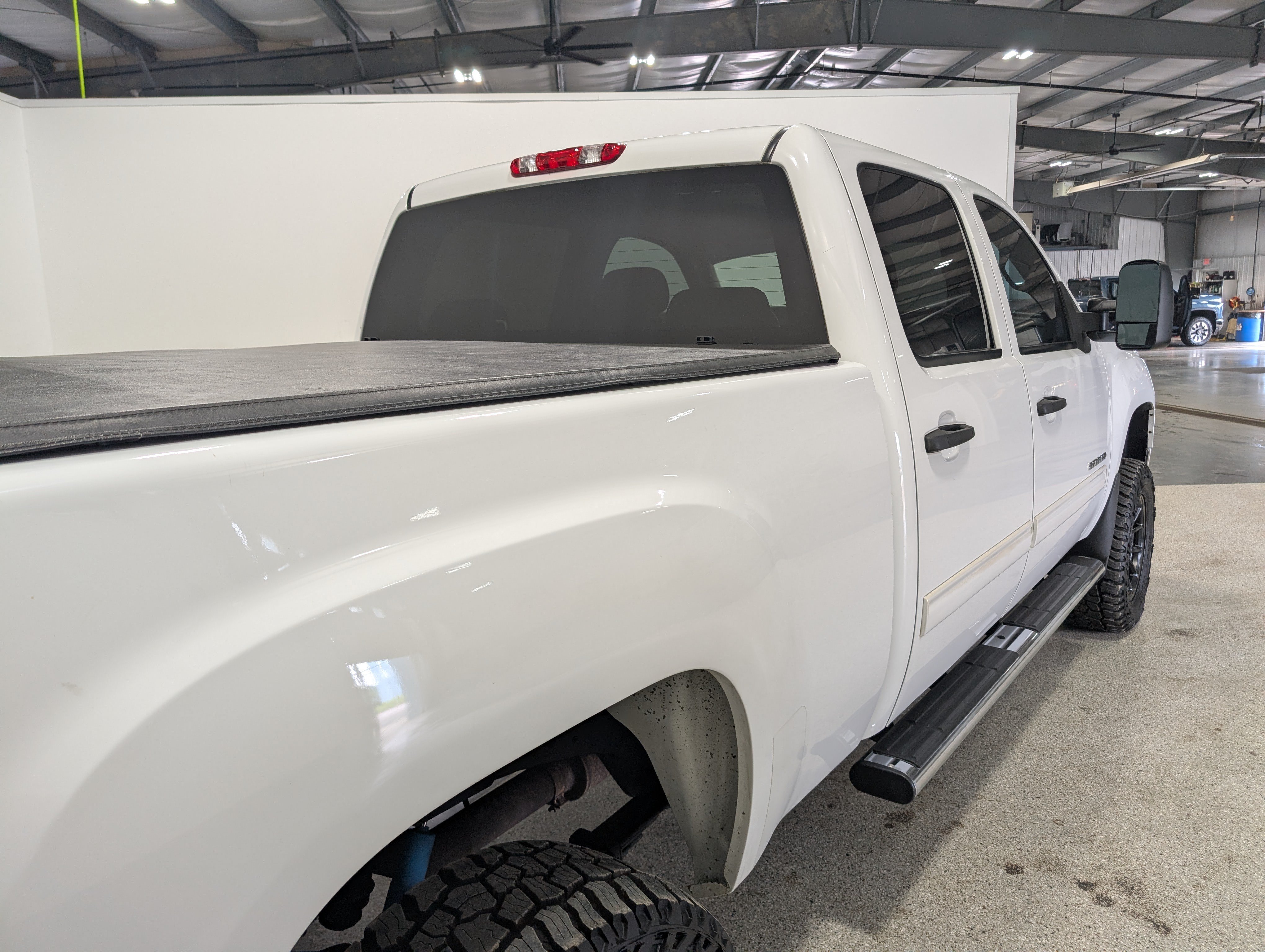 Used 2014 GMC Sierra 2500 SLE w/ SLE Preferred Package AWD/4WD image 3