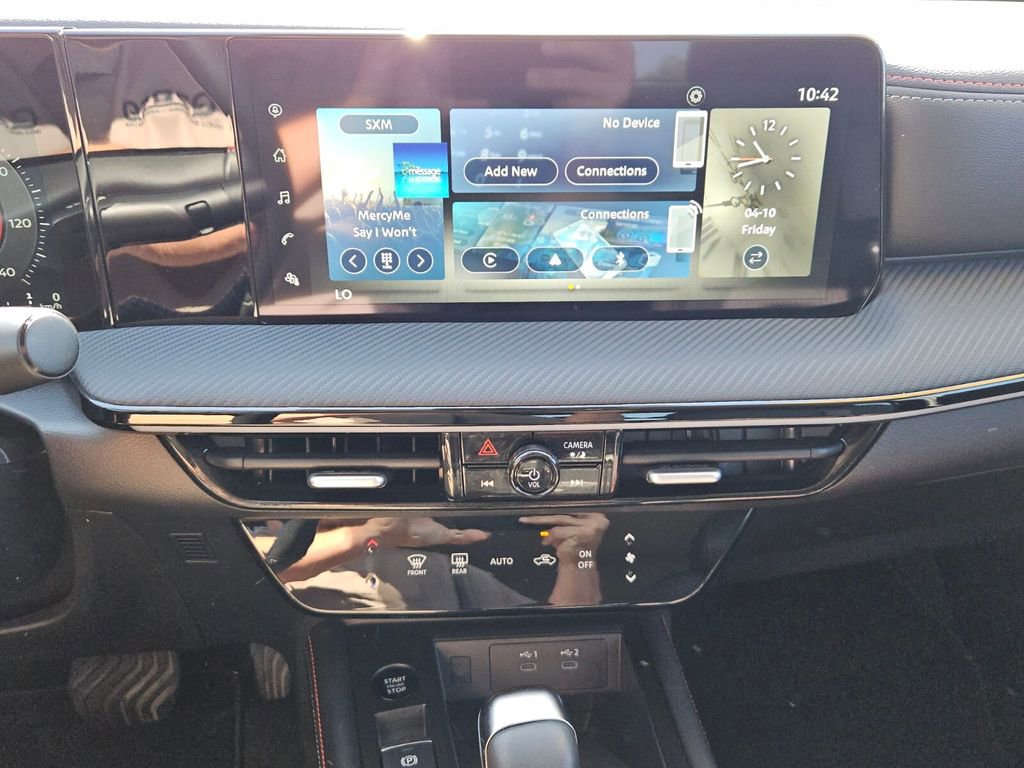 Used 2025 Nissan Kicks SR AWD/4WD image 17