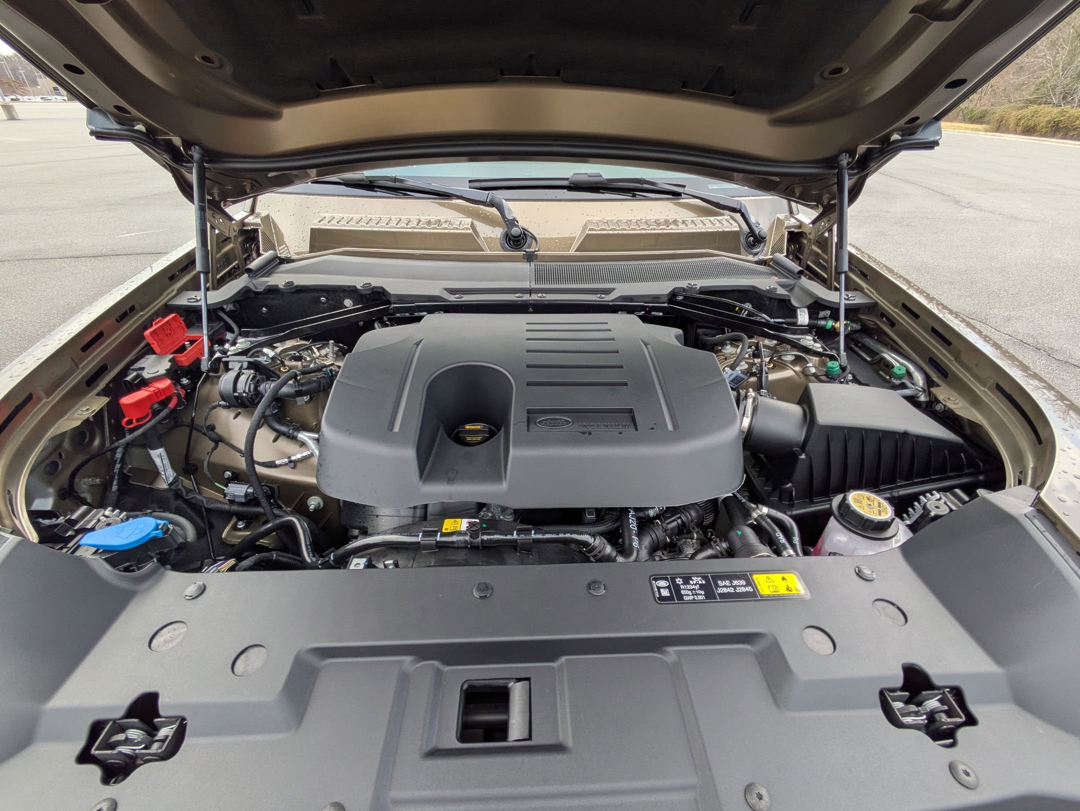 New 2026 Land Rover Defender 110 X-Dynamic SE image 32