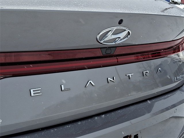 Certified 2023 Hyundai Elantra Limited w/ Preferred Accessory Package image 29