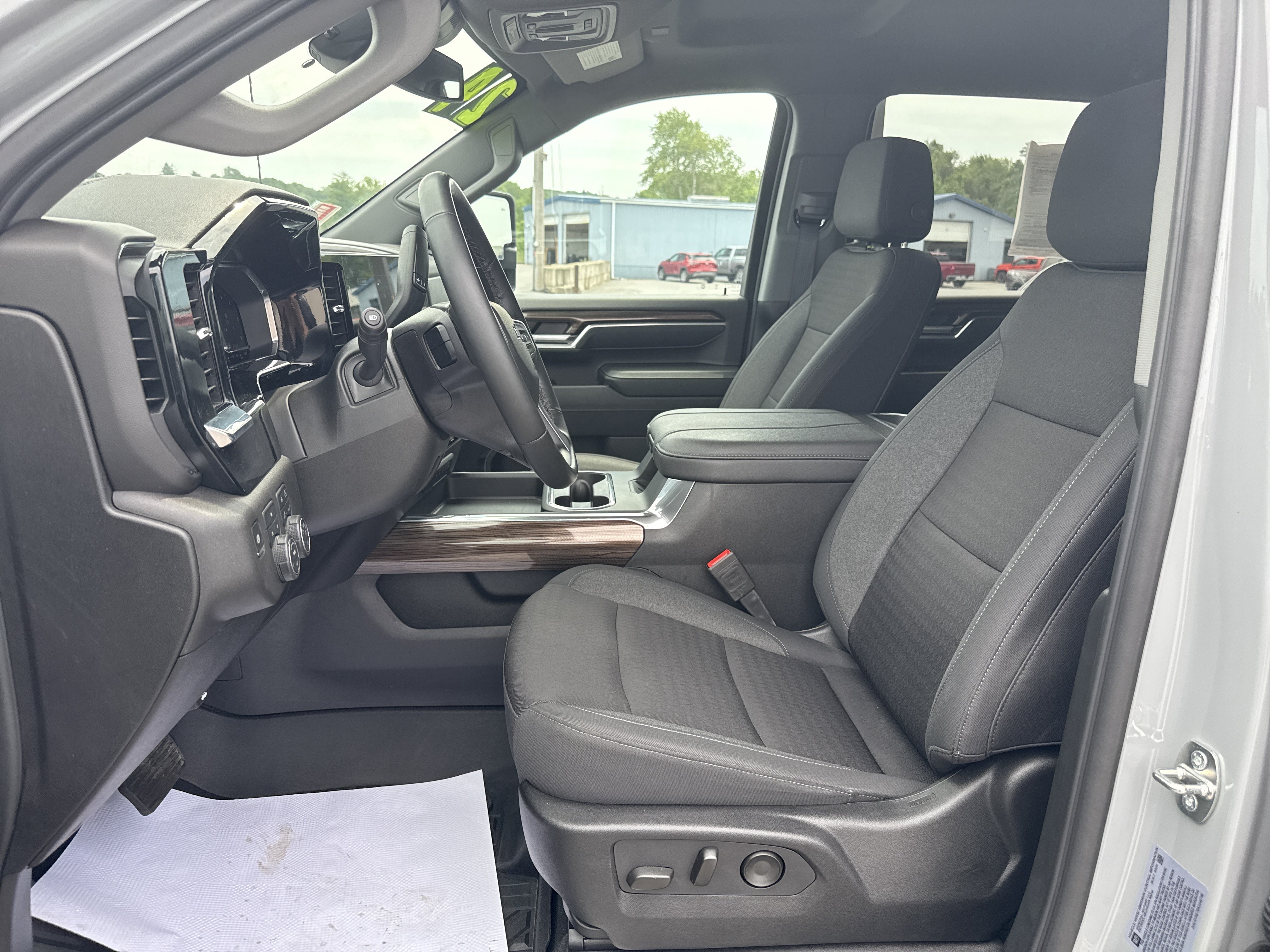 Used 2024 Chevrolet Silverado 2500 LT w/ Z71 Sport Edition AWD/4WD image 5